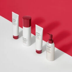 Shiseido Defend Complete Cleansing Microfoam 180 Ml -Clarins Butik 7292381559474