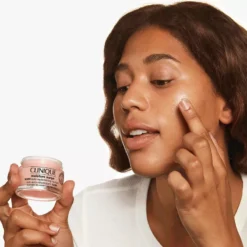 Clinique Moisture Surge 100H Auto-Replenishing Moisturizing Face Cream 125 Ml (Limited Edition) 15 Clinique Moisture Surge 100H Auto-Replenishing Moisturizing Face Cream 125 Ml (Limited Edition) -Clarins Butik clinique moisture surge 100h auto replenishing hydrator 125 ml limited edition 1678439173