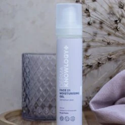 DermaKnowlogy Face 21 Moisturising Gel 50 Ml -Clarins Butik dermaknowlogy face 21 moisturising gel 50 ml 1664263493