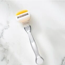 Gillette® Gillette Venus Comfortglide Coconut With Olay Manual Razor -Clarins Butik gillette venus comfortglide coconut with olay manual razor 1641218574