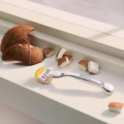 Gillette® Gillette Venus Comfortglide Coconut With Olay Manual Razor -Clarins Butik gillette venus comfortglide coconut with olay manual razor 1641218619