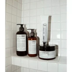 L:A Bruket 289 Sea Salt Scrub 420 Gr. - Angelica -Clarins Butik la bruket 289 sea salt scrub 420 gr angelica 1679379810